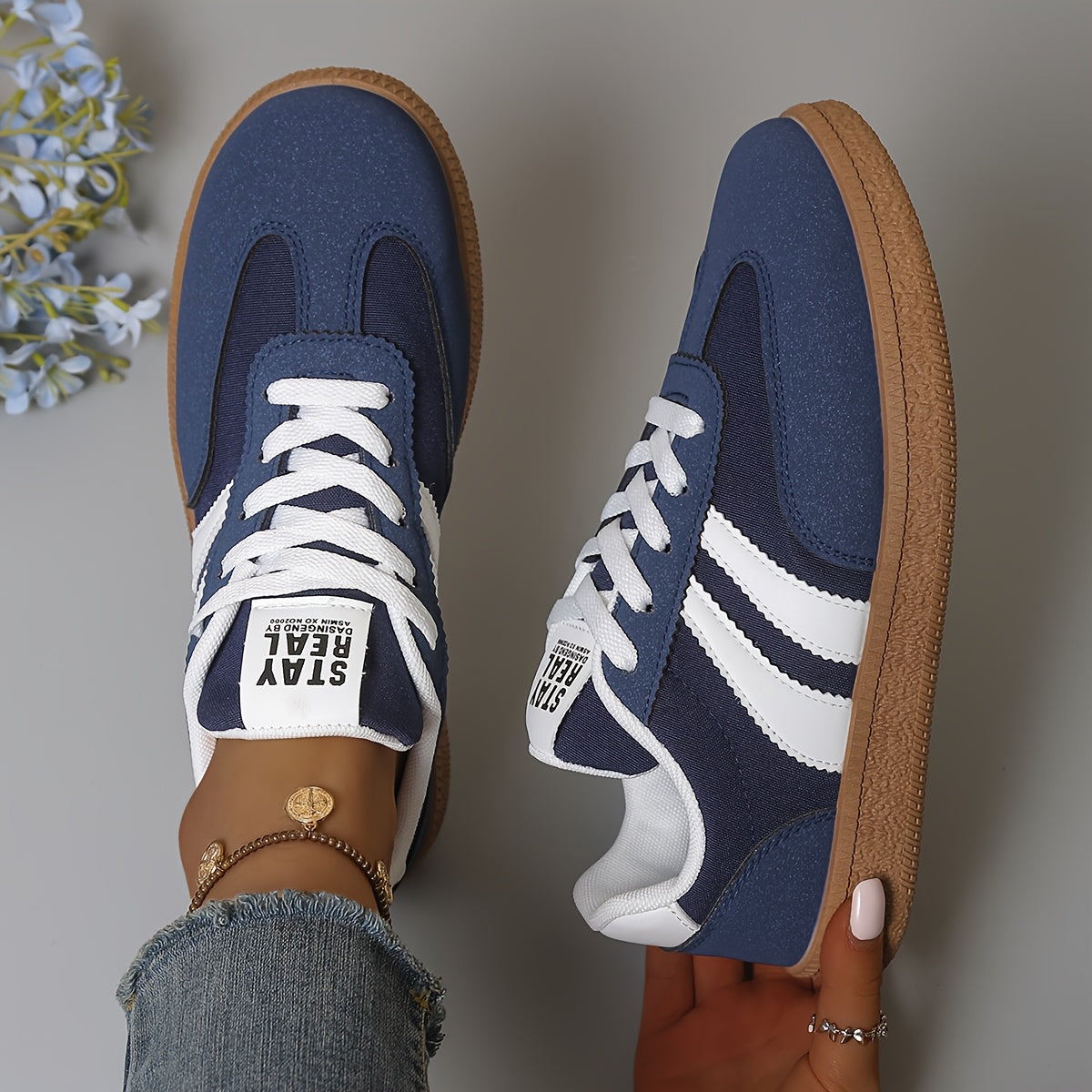 Women's Retro Low-Top Sneakers with Side Stripes